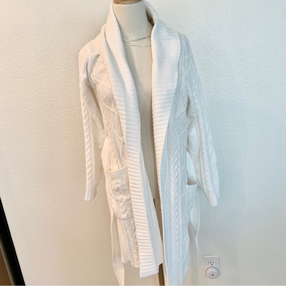 ๐ PJ Salvage White Chenille Cable Knit Sweater Short Robe - Picture 7 of 14